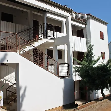 アパート Unija Duga Uvala クルニカ