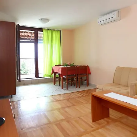 Unija Duga Uvala アパート クルニカ